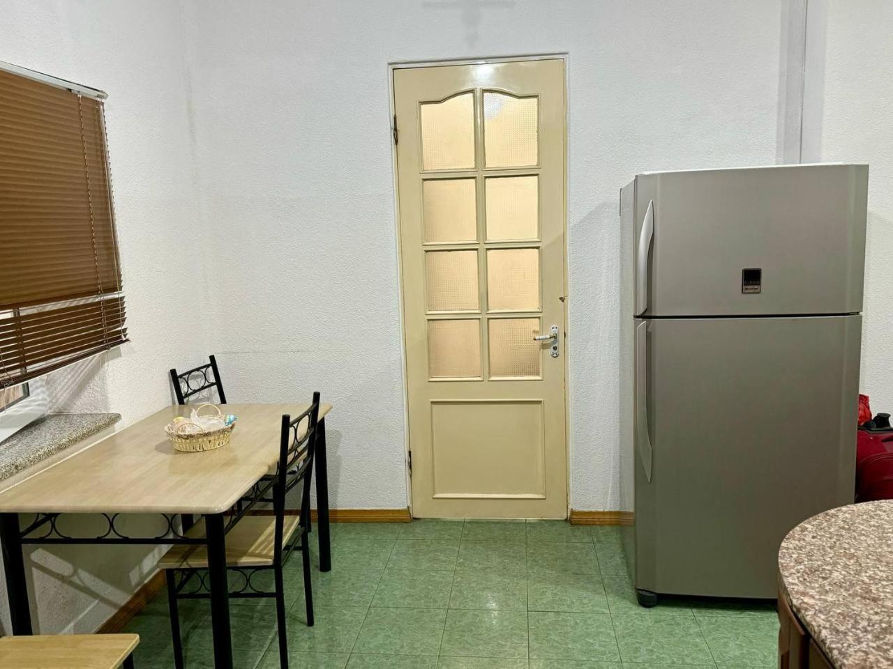 California Hostel Yerevan Bagian luar foto